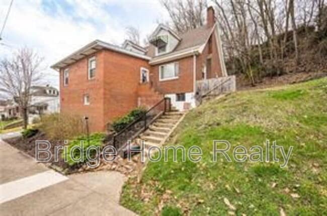 Building Photo - 814 Green St Unit 2