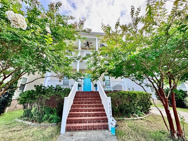 Building Photo - A Block From The Beaches! A 1st-Time Renta... Rental
