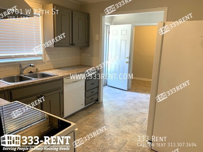 Photo - 2701 W 77th St