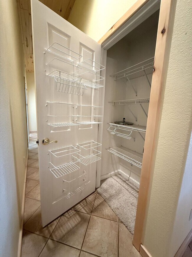 Photo - Beautiful 3BD/2BA Home In Lake Forest Comm...