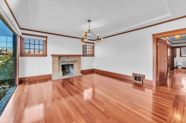 Living room - 80 Corona St