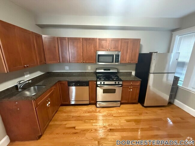 Building Photo - 62 Fayston St Rental