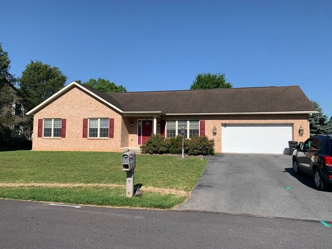 Photo - Lovely single family, brick rancher home with 3 beds/2.5 baths!!