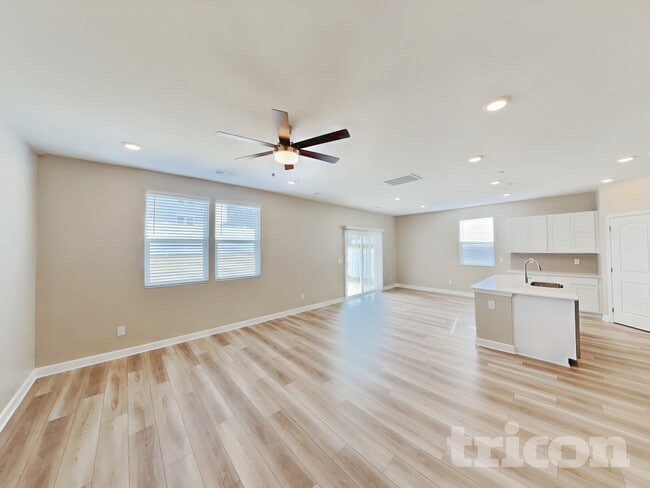 Photo - 247 W Millbrook Dr