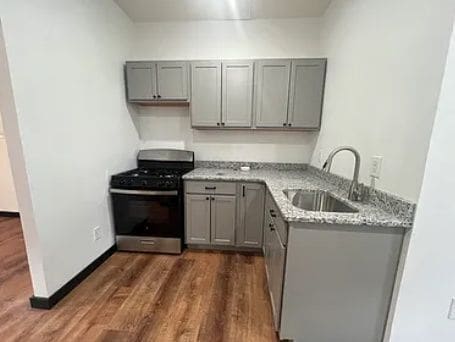 Photo - 31 W James St Unit 1f