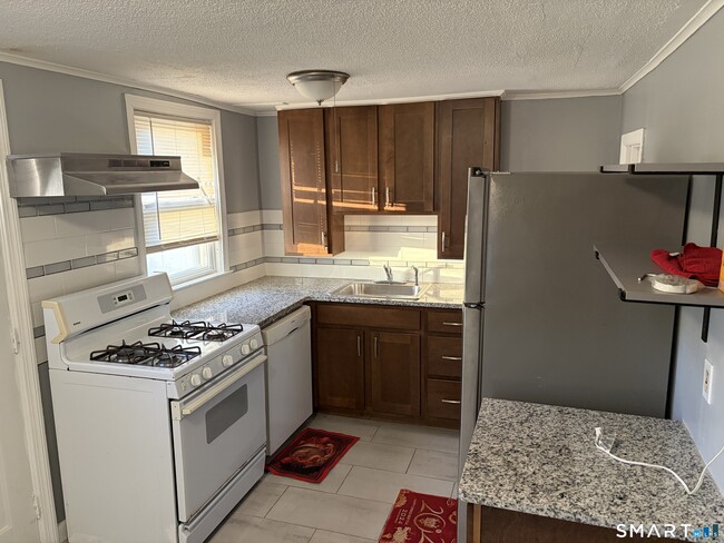 Photo - 129 Douglas St