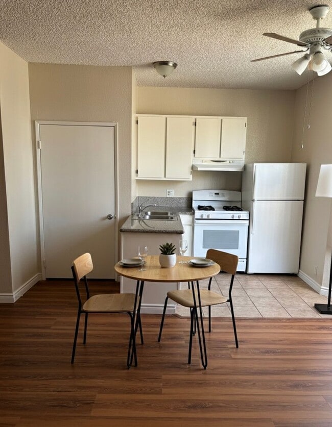 Photo - Spacious 1-Bed Apartments in Gated Tujunga Community Unidad #201