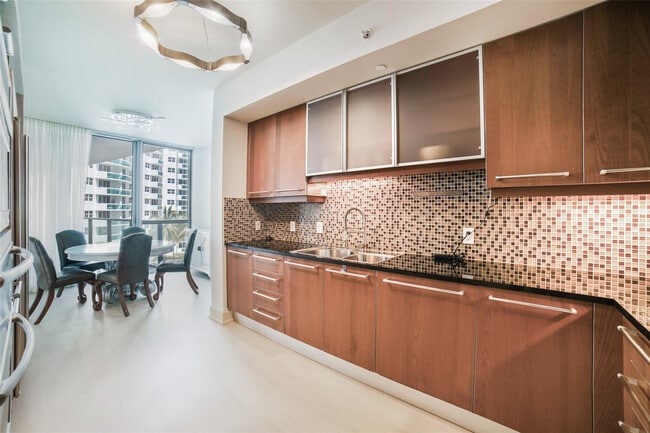 Photo - 3101 S Ocean Dr Unidad 401