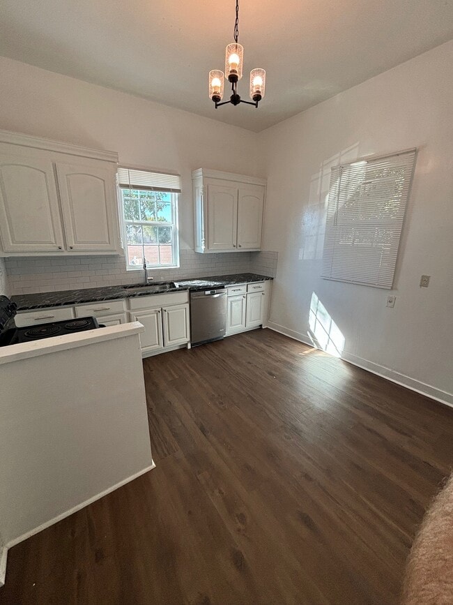 Building Photo - 315 Andrews St Unit A