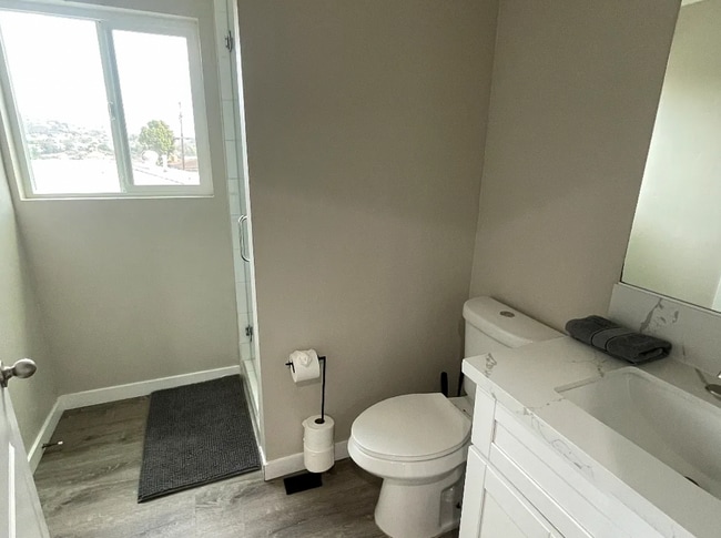 Photo - 5354-5356 E Falls View Dr Unit 5354 East Falls View Dr