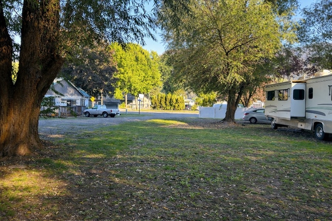 Photo - 85 Canoe Cp Lp