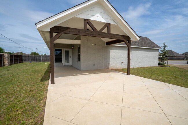 Photo - Prime Location! New build, 4 bed/ 2 bath!