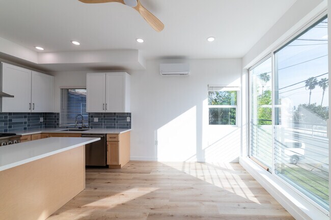 Photo - 4369 Rosewood Ave