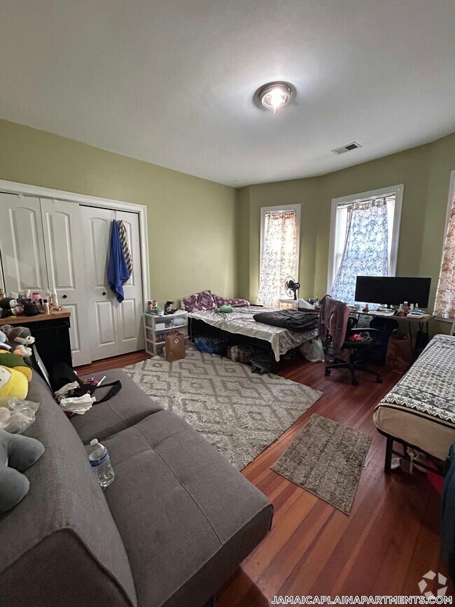 Building Photo - 191 Boylston St Rental