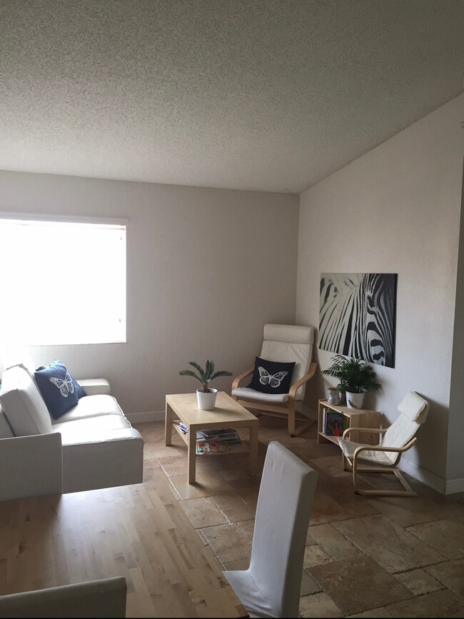 Photo - 8035 Lake Dr