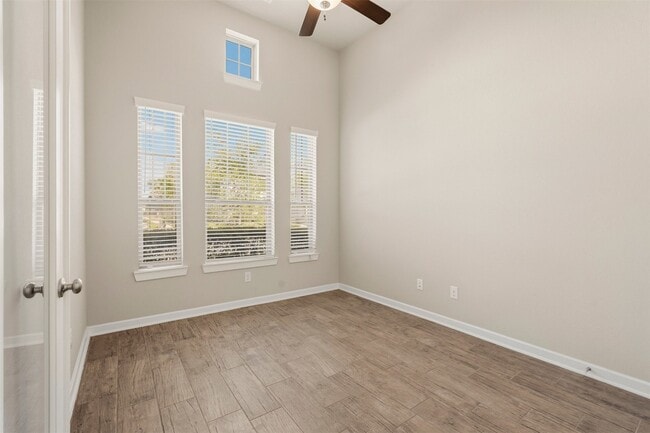 Photo - 1227 Carswell Grove Dr
