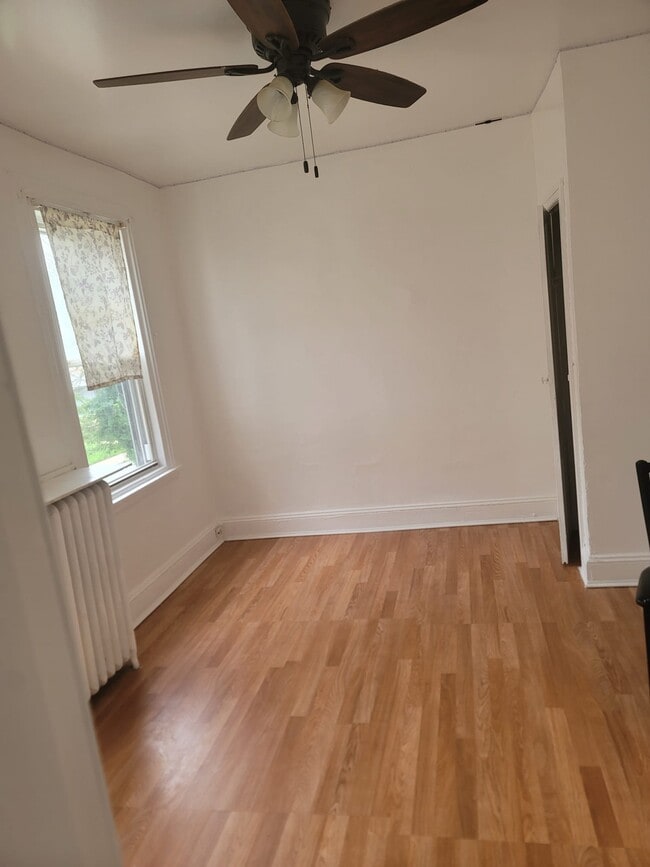Building Photo - 213 E Tabor Rd Rental