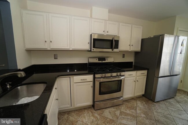 Photo - 2000 Harvard Dr