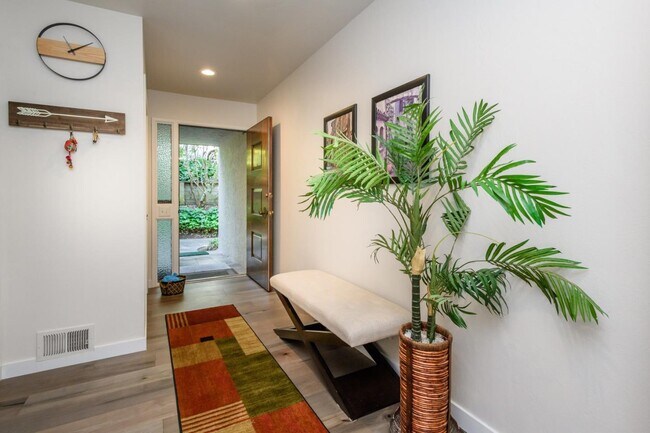 176 Sand Hill Cir
