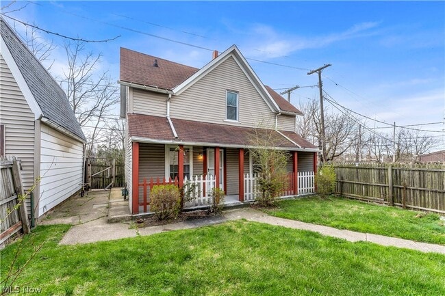 7945 Lorain Ave Unit 7947/Back House