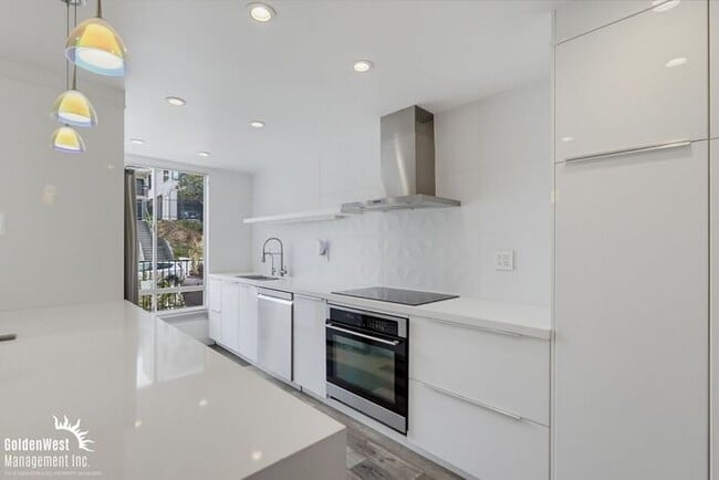 Photo - Beautifully Renovated 2Bdm 2.5Ba Mission Hills Condo with Bay Views!