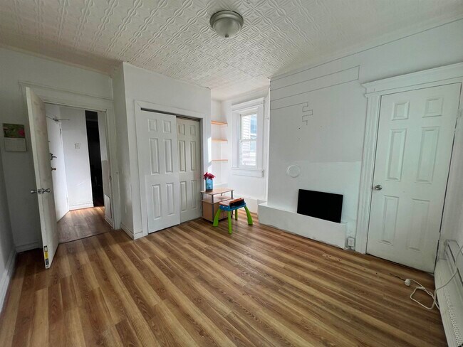 Photo - 69 Clarke Ave Unidad 2L