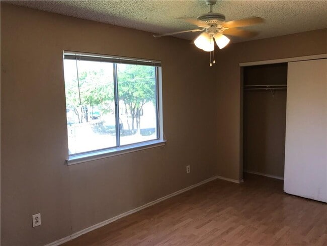 Photo - 1638 Post Rd