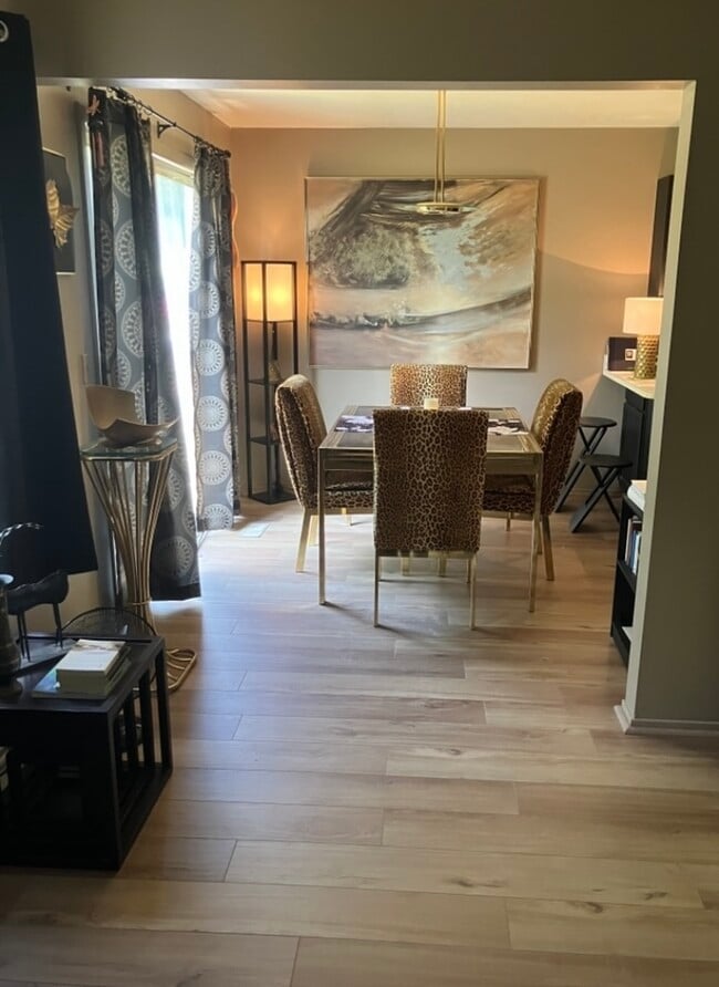 Photo - 6431 Deerhurst Dr Unit 000