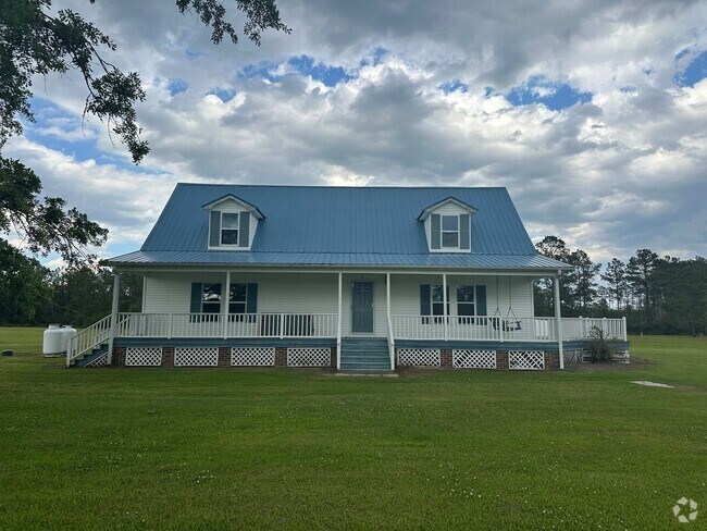 Building Photo - Waterfront Home in Schooner Point