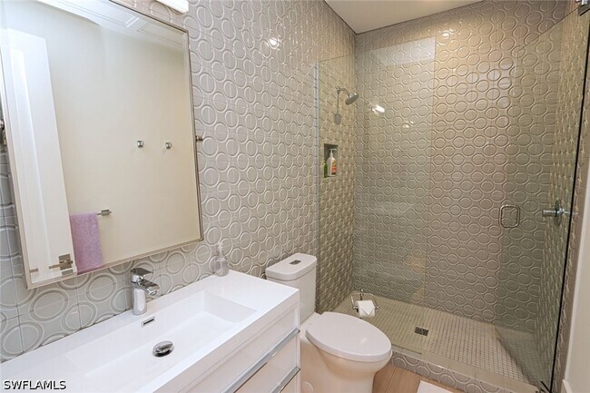 Photo - 675 2nd St S