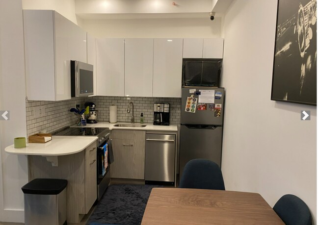 Photo - 98 Queensberry St