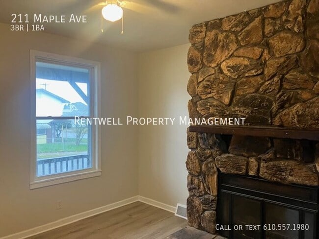 Photo - 211 Maple Ave