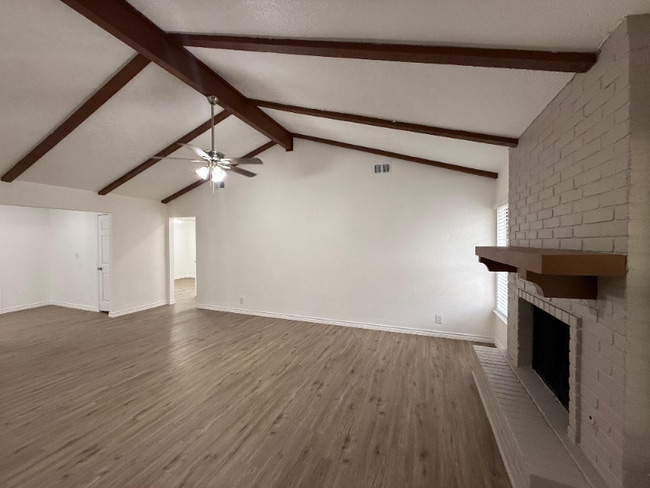 Photo - 6614 Robin Forest