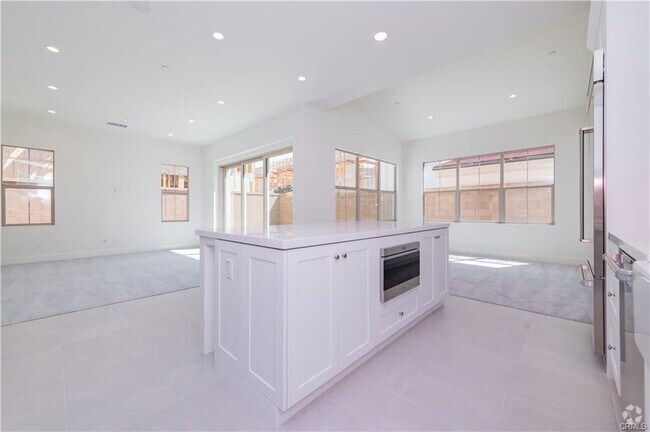 Building Photo - 120 Rimstone Rental