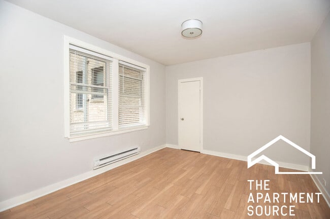 Photo - 511 W Belmont Ave Unit 35