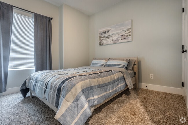 2BR, 2BA - 964 SF