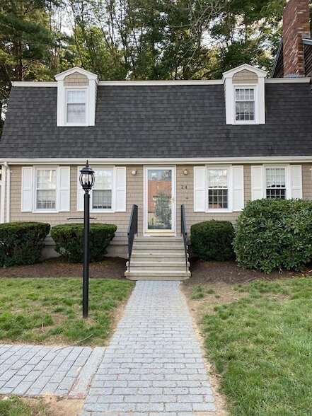 Photo - 24 Camelot Ct
