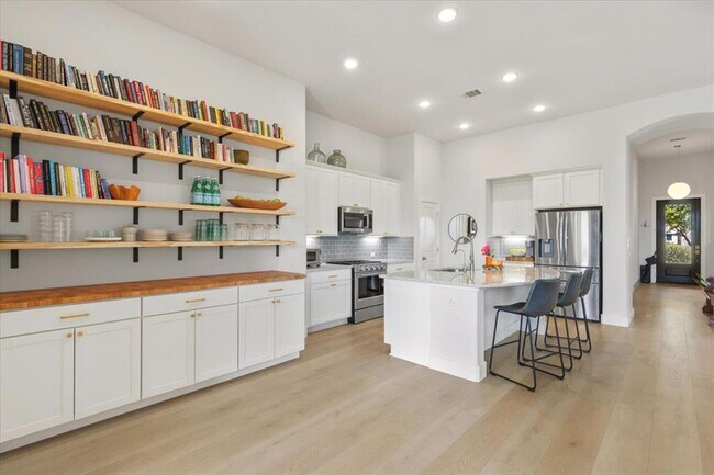Photo - 132 Emerald Garden Rd