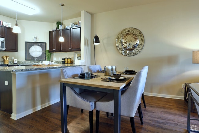 The Englewood: 4Bd/4Ba - The Hamptons