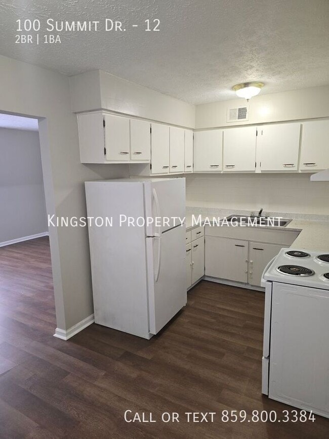 Building Photo - 100 Summit Dr Unit 12