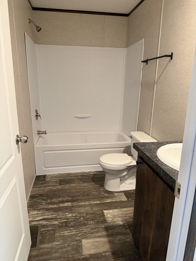 Photo - 501 Mercedes St