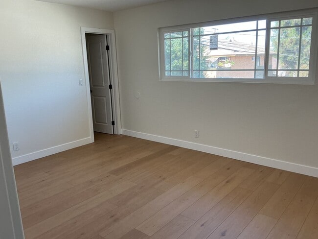 Photo - 3BD/2BA APARTMENT - UPSTAIRS UNIT