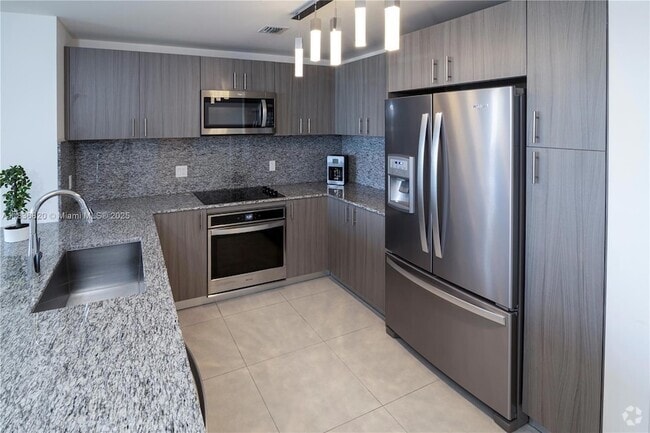 Building Photo - 5350 NW 84th Ave Unit 801 Rental