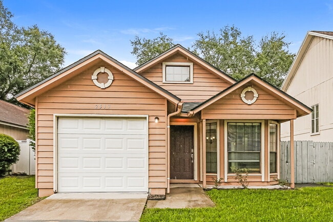 Building Photo - 2513 Townsquare Dr Rental