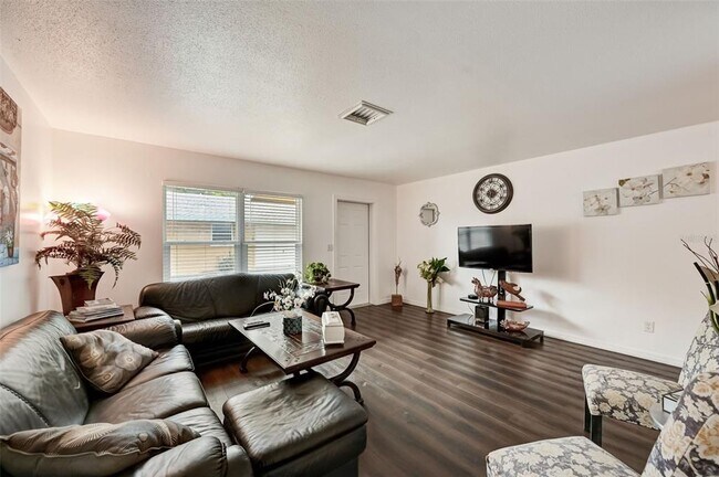 618 S Osprey Ave