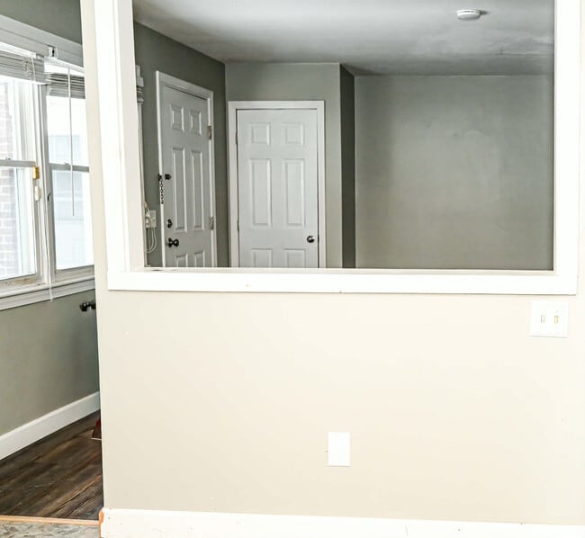 Photo - 139 S Main St