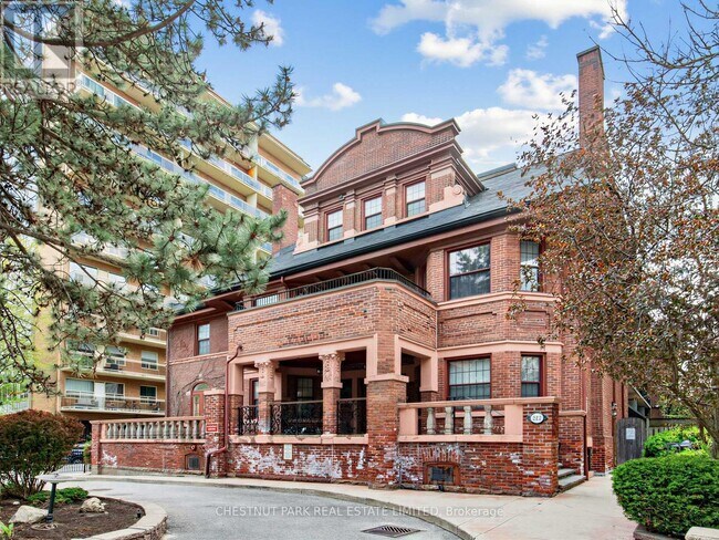 Photo - 212 St George St Unit 102