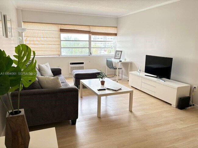 Photo - 220 Kings Point Dr Unidad 509