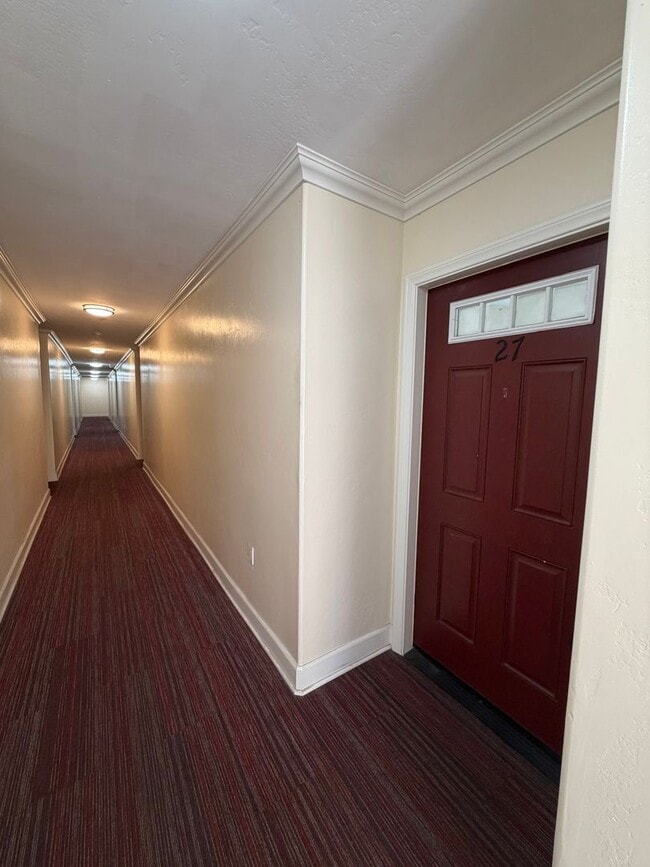 Photo - Beautiful 1BD w/ Reserved Parking and Laundry On-Site in Pacific Beach! Unidad B27