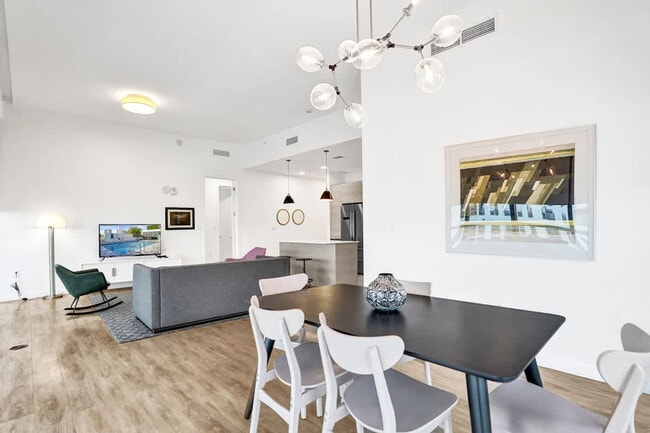 Photo - 1220 17th St Unidad SI ID1504109P